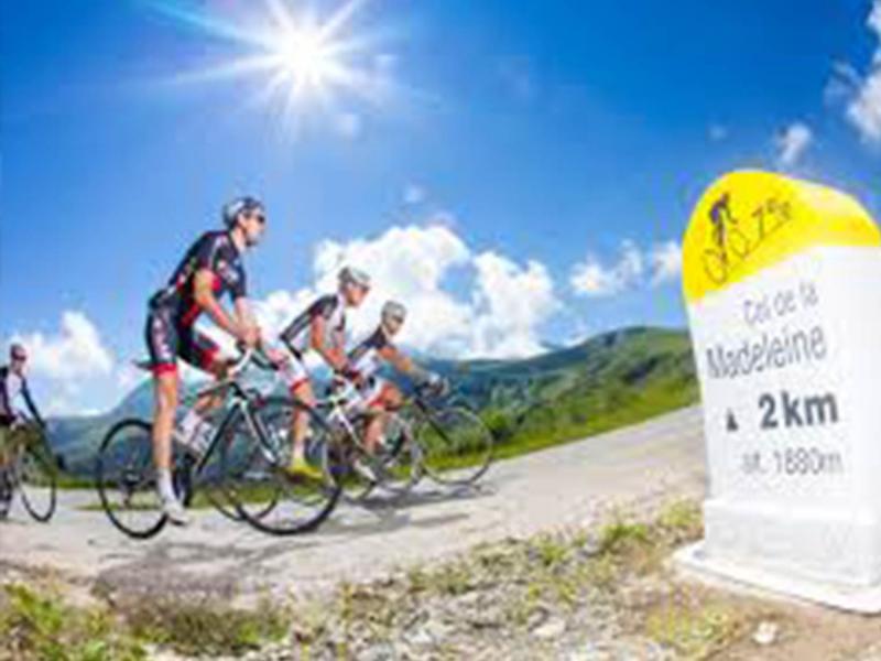 Cycling: Routes of the great Alps